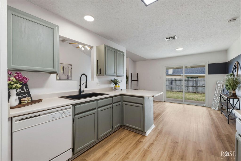 Image 18 of property listing at 1223 Wallace Lane, San Angelo, TX 76905