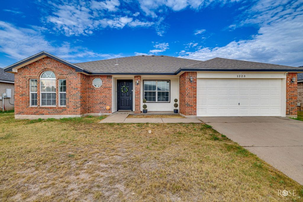 Image 5 of property listing at 1223 Wallace Lane, San Angelo, TX 76905
