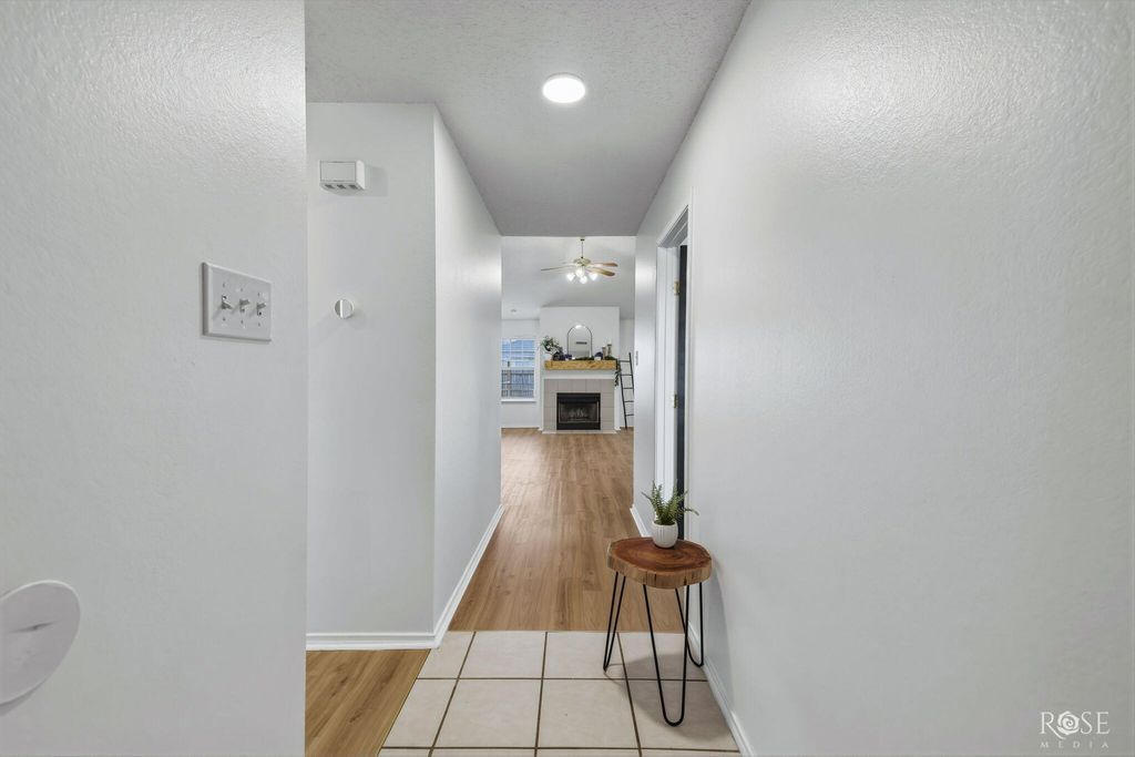 Image 8 of property listing at 1223 Wallace Lane, San Angelo, TX 76905