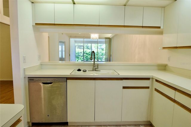 4172 MARSEILLES AVENUE 3255, Sarasota, FL 34233