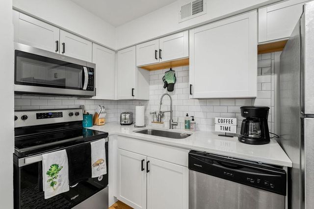 1840 Burton DR 172, Austin, TX 78741
