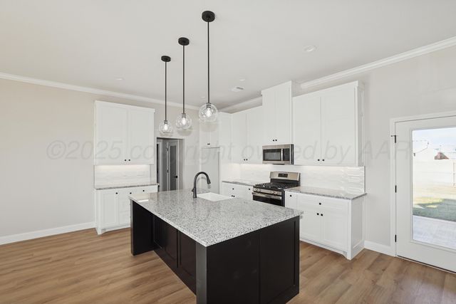 32 BUCKSTON Drive, Canyon, TX 79015