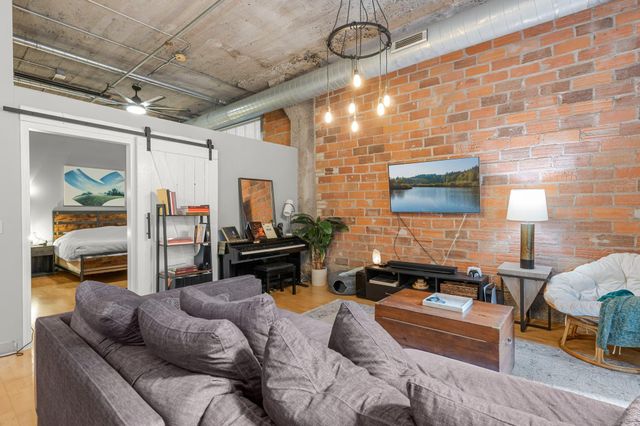 521 S 7th Street 223, Minneapolis, MN 55415