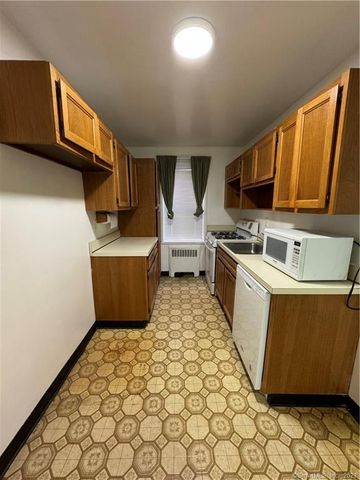 50 Fairview Avenue APT 3A, Norwalk, CT 06850