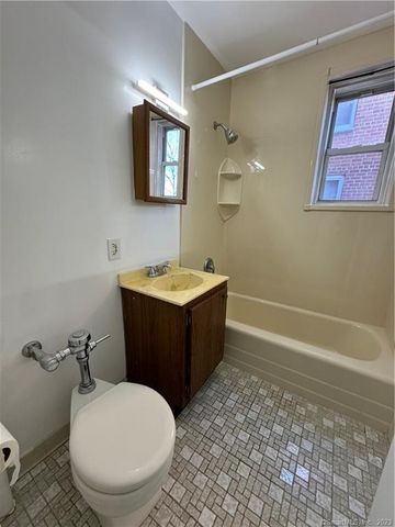 50 Fairview Avenue APT 3A, Norwalk, CT 06850