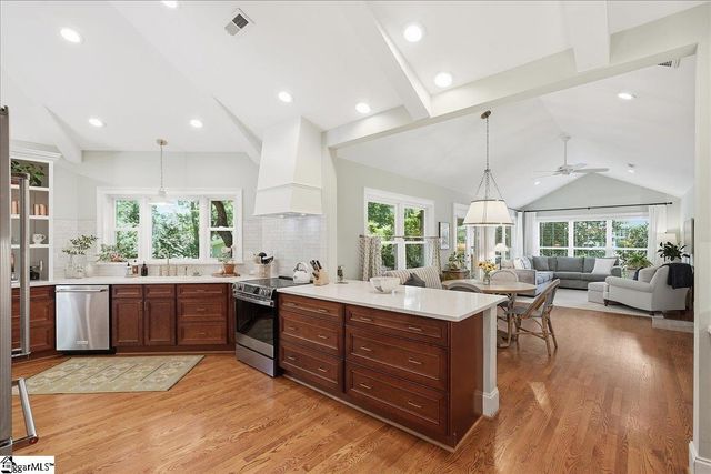 109 Trafalgar Road, Greenville, SC 29617