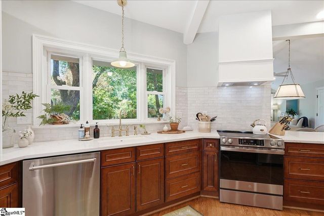 109 Trafalgar Road, Greenville, SC 29617