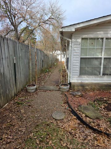 800 N Eve Street, Mena, AR 71953