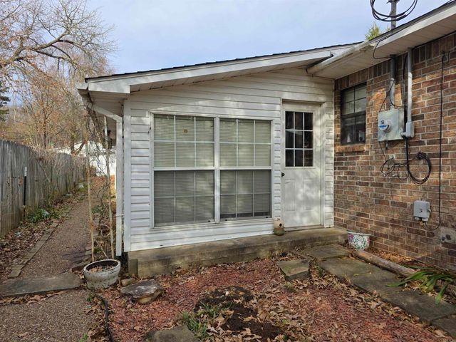 800 N Eve Street, Mena, AR 71953