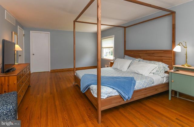 434 WESTWOOD DR, West Deptford, NJ 08096