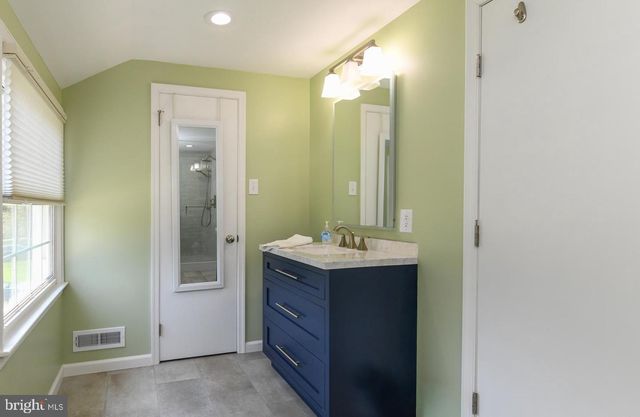 434 WESTWOOD DR, West Deptford, NJ 08096