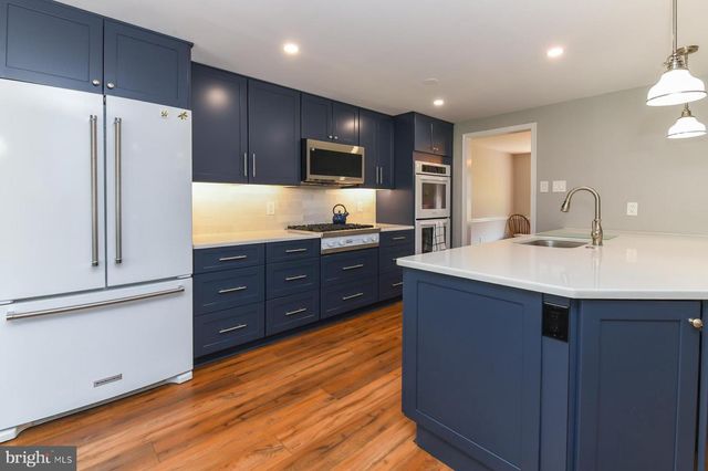 434 WESTWOOD DR, West Deptford, NJ 08096