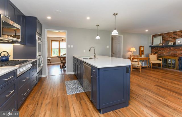 434 WESTWOOD DR, West Deptford, NJ 08096