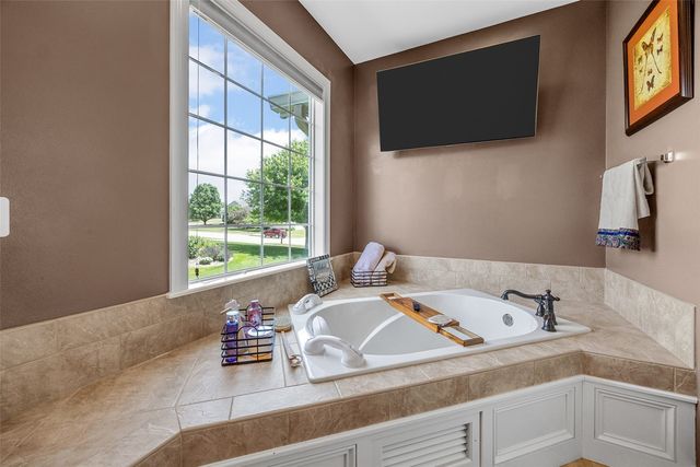 2330 Timber Creek Drive, Marion, IA 52302