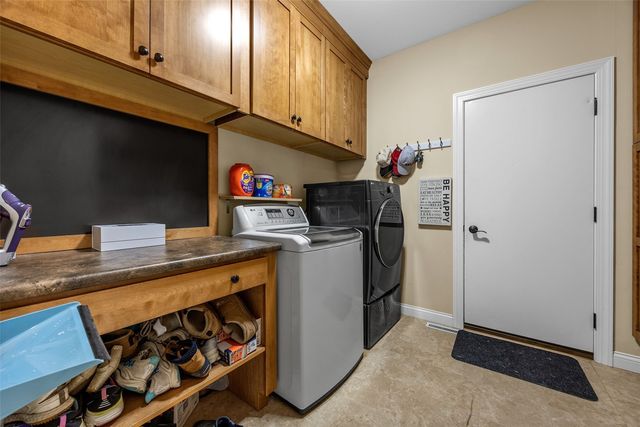 2330 Timber Creek Drive, Marion, IA 52302