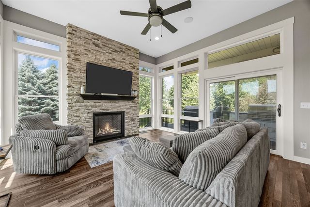 2330 Timber Creek Drive, Marion, IA 52302