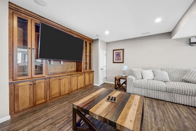 2330 Timber Creek Drive, Marion, IA 52302
