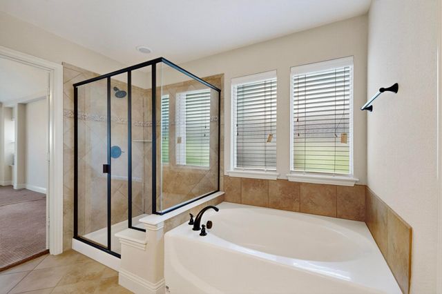 1310 Hearthstone Drive, Burleson, TX 76028