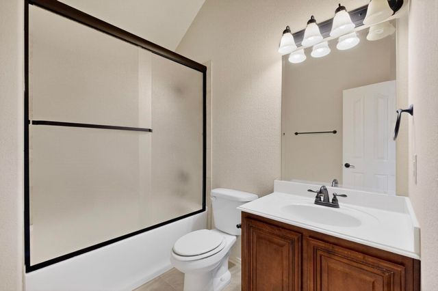 1310 Hearthstone Drive, Burleson, TX 76028