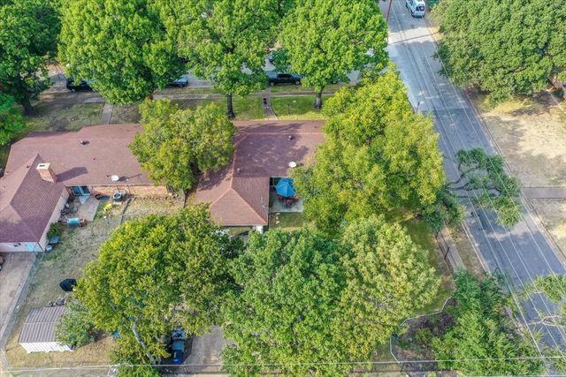 1310 Hearthstone Drive, Burleson, TX 76028
