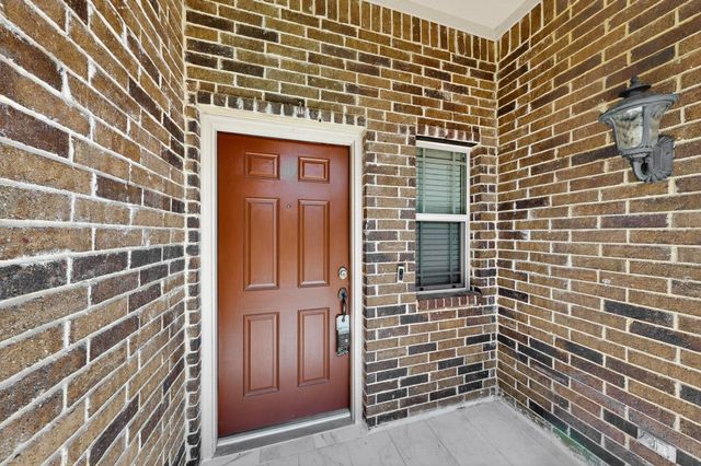 1310 Hearthstone Drive, Burleson, TX 76028