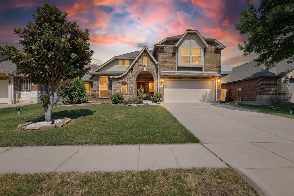 1310 Hearthstone Drive, Burleson, TX 76028