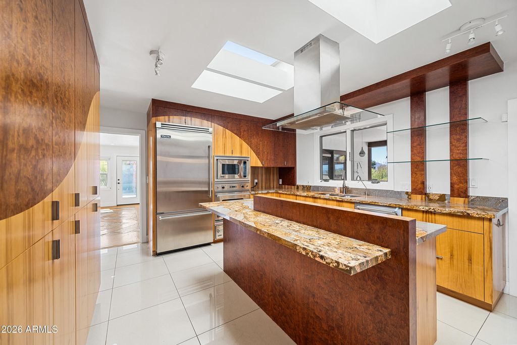 Image 13 of property listing at 7468 E STAGECOACH Pass, Carefree, AZ 85377