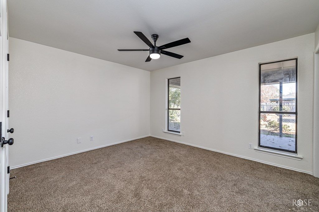 Image 11 of property listing at 252 E 43rd St, San Angelo, TX 76903