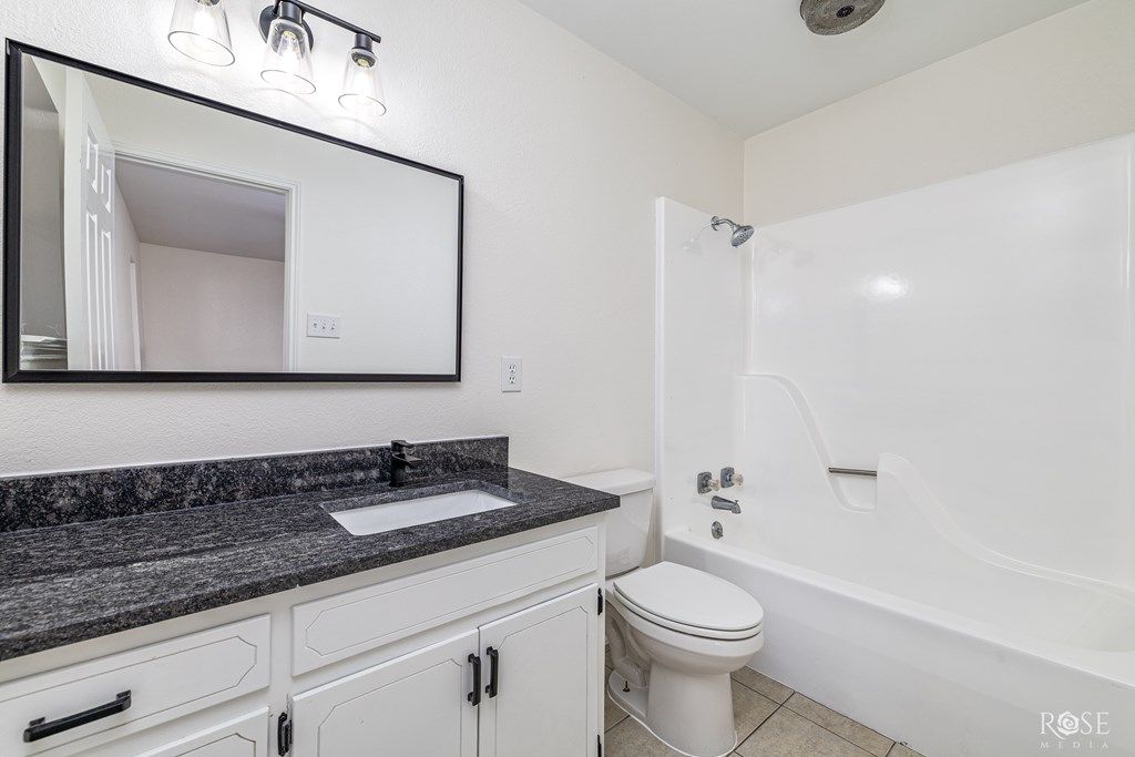 Image 13 of property listing at 252 E 43rd St, San Angelo, TX 76903