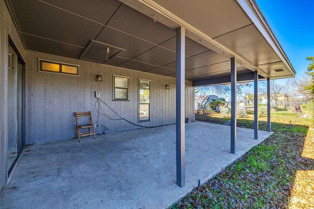 Image 19 of property listing at 252 E 43rd St, San Angelo, TX 76903