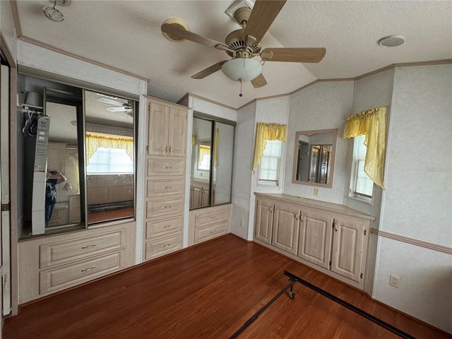 6194 PARKWAY E, St Cloud, FL 34771