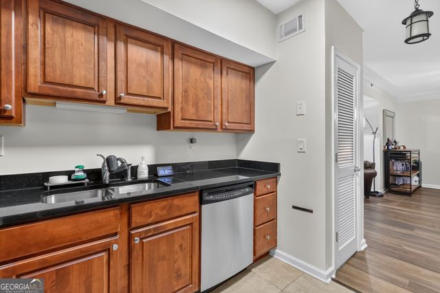 275 13th Street NE 1008, Atlanta, GA 30309