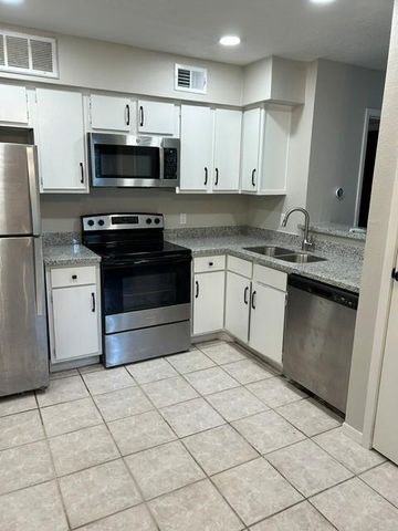2021 Spenwick Drive 624, Houston, TX 77055