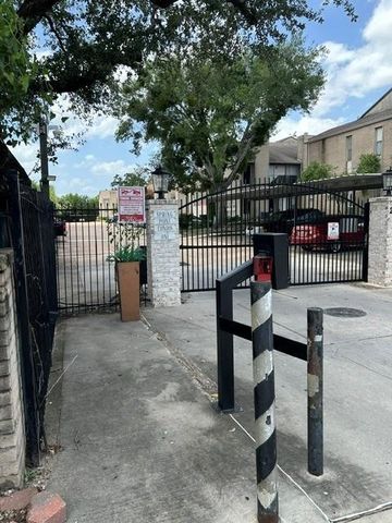 2021 Spenwick Drive 624, Houston, TX 77055