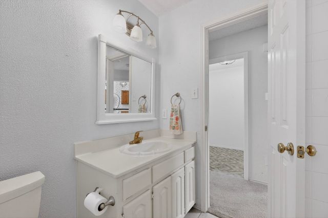 2086 Montclair Lane, Lewisville, TX 75067