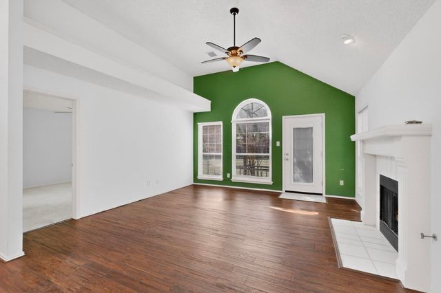 2086 Montclair Lane, Lewisville, TX 75067