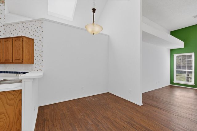 2086 Montclair Lane, Lewisville, TX 75067