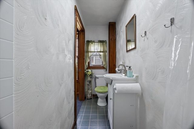 171 Bartlett St, Brockton, MA 02301