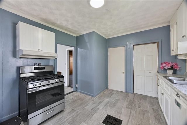 171 Bartlett St, Brockton, MA 02301