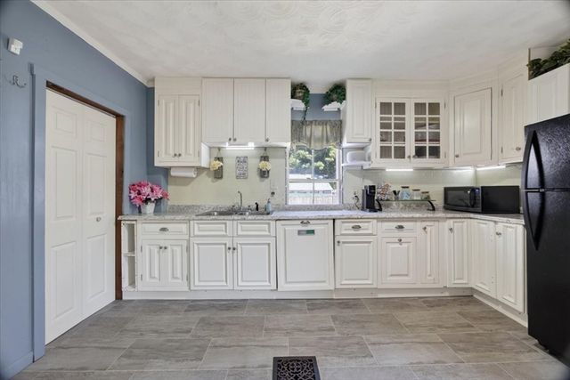 171 Bartlett St, Brockton, MA 02301