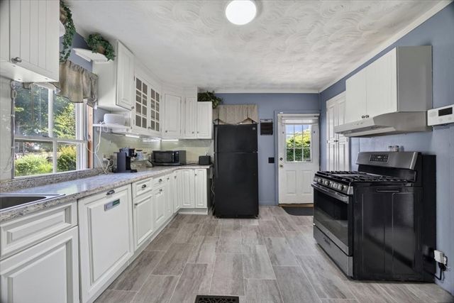 171 Bartlett St, Brockton, MA 02301