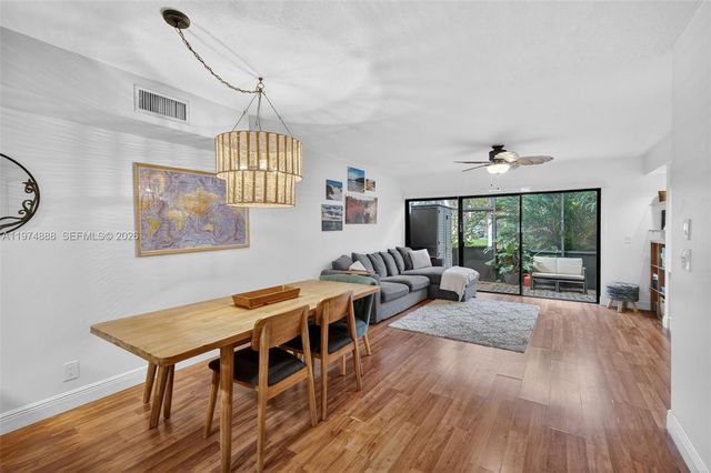 4250 SW 70th Ter, Davie, FL 33314