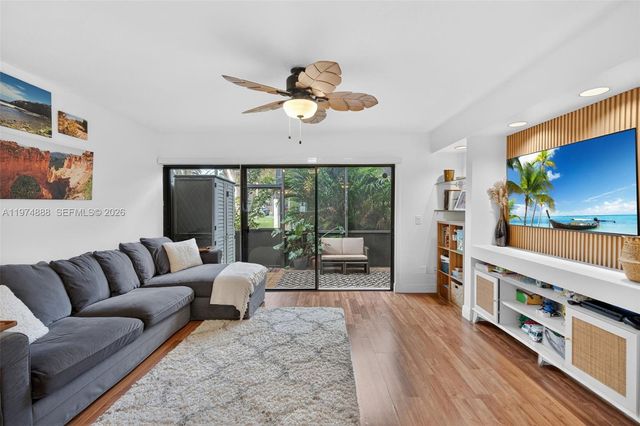 4250 SW 70th Ter, Davie, FL 33314