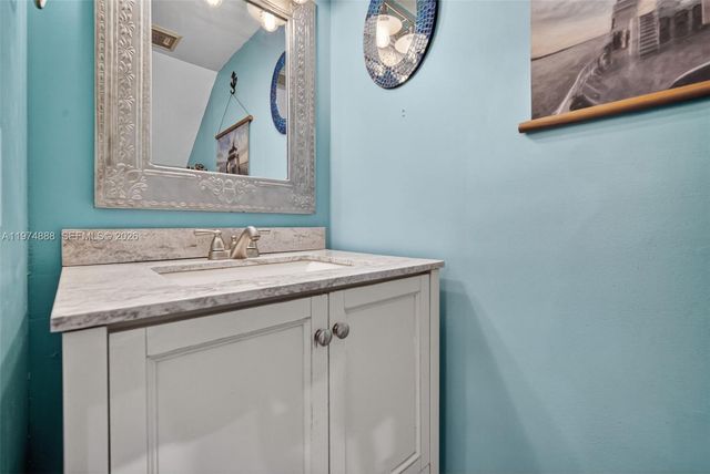 4250 SW 70th Ter, Davie, FL 33314