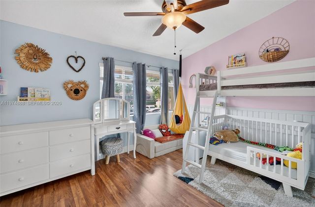 4250 SW 70th Ter, Davie, FL 33314