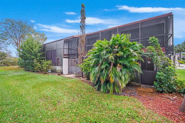 4250 SW 70th Ter, Davie, FL 33314