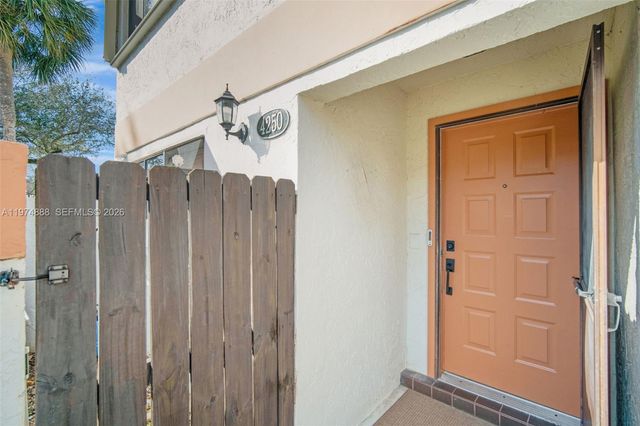 4250 SW 70th Ter, Davie, FL 33314