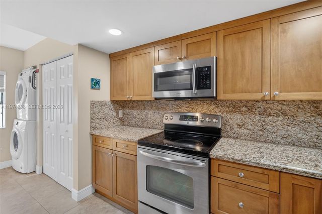 4250 SW 70th Ter, Davie, FL 33314