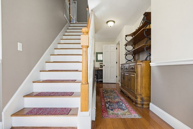 6 Walker Pond Rd, Sturbridge, MA 01566