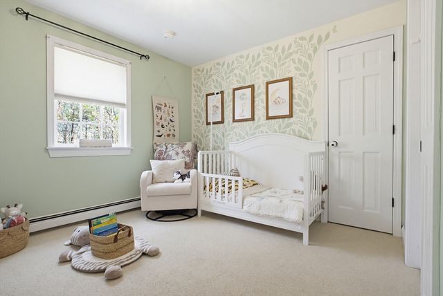 6 Walker Pond Rd, Sturbridge, MA 01566